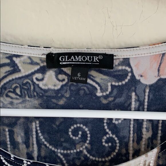 Beautiful patterned dress  - Picture 3 of 7